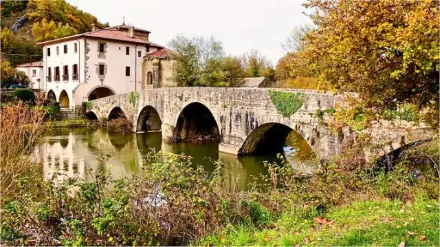 Pilgern im Winter auf dem Camino Frances bis Weihnachten 5 zuriain-with-puente-de-iturgaiz